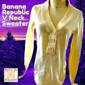 BANANA REPUBLIC WHITE V NECK CARDIGAN WITH BUTTON DETAILING